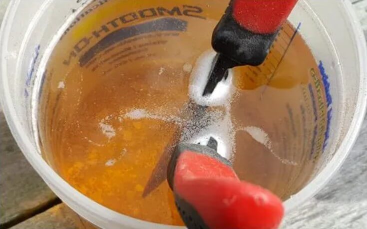 remove rust from stainless steel with molten steel