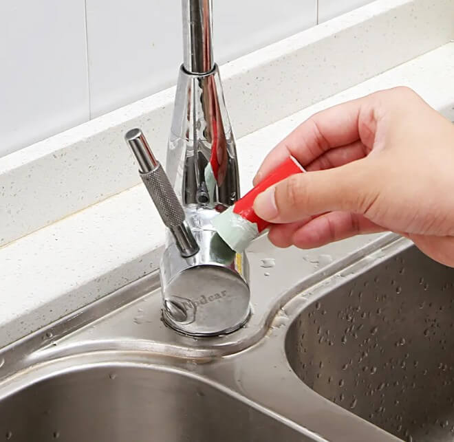 wipe stainless steel rust stains with detergent